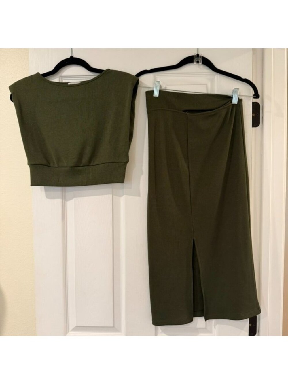 2PC Soft Knit Ribbed Midi Skirt Cropped Top Set Size Small